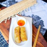 Pork Fried Spring Rolls · 猪肉春卷
2 pieces per order, served with sweet chili sauce