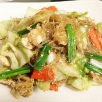 Pad Woon Sen a la Carte · Stir fried glass noodle with onions, mushrooms, carrots, tomatoes, eggs, and green onions. *...