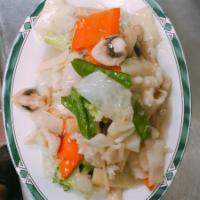 C8. Moo Goo Gai Pan Chicken · Chicken white meat stir fried with broccoli, snow peas, cabbage, carrots, water chestnuts, b...
