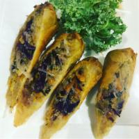 F14. Veggie Spring Roll · Deep-fried vermicelli, quinoa, carrot, cabbage, beansprout, pumpkin, in wrapper served with ...