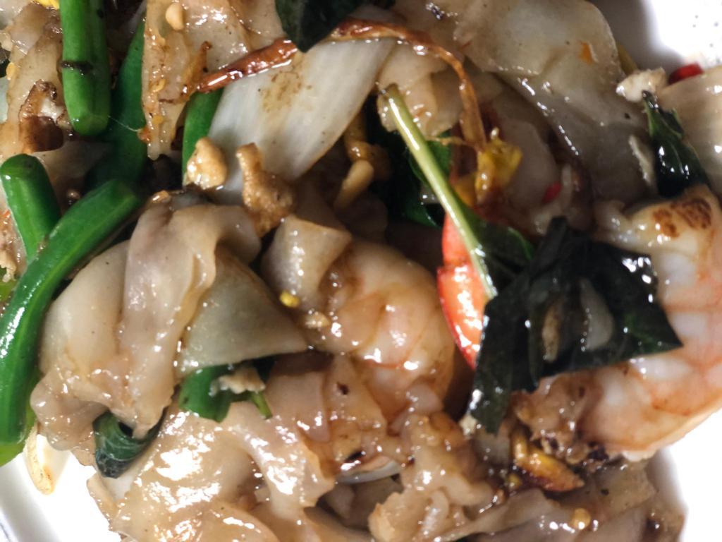 E10. Thai Drunken Noodle · Kee mao. Stir-fried flat rice noodle, egg, garlic, chili, basil, fresh peppercorn, Thai herbs, string bean, bell-pepper. Very spicy!!!