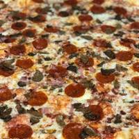 The Max Pizza · Pepperoni, sausage, bacon, Canadian bacon, meatball.