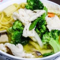 S5. Chicken Noodle Soup · Bowl. Soup that is made with chicken, broth, noodles and vegetables.