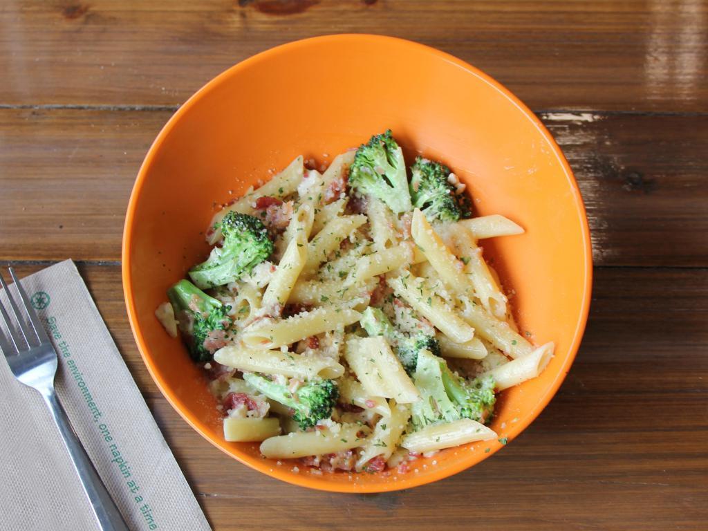 Halo Alfredo Pasta · All-natural chicken, bacon, broccoli and Alfredo sauce.