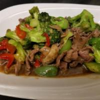 Broccoli Lover · Choice of meat, sauteed broccoli, mushroom, bell pepper and garlic in Thai special sauce.
