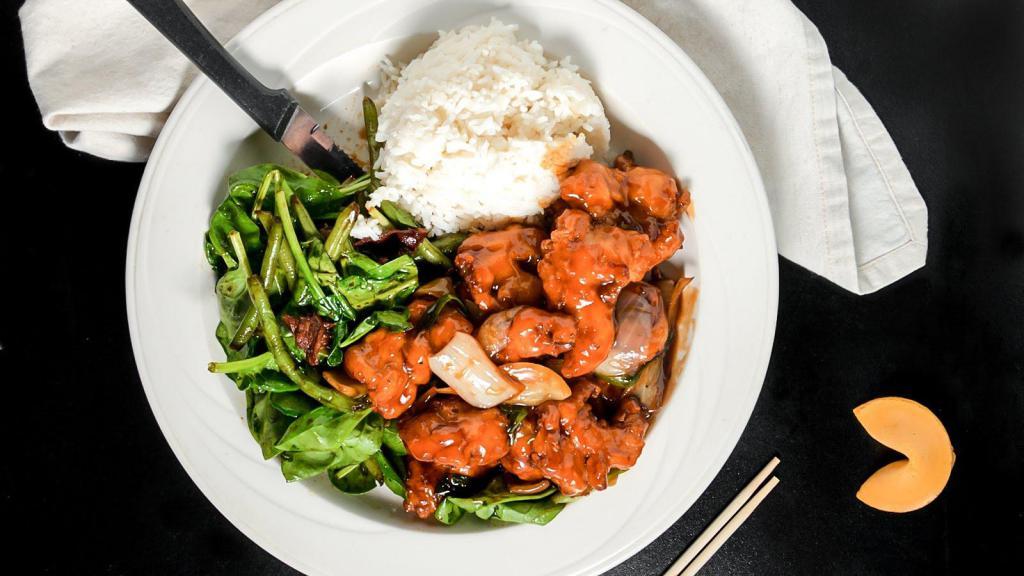 Chef's Special Spicy Mt. Fuji Chicken · Crispy chicken breast, yellow & green onion in Garlic Sauce. Serves with spinach, tossed green beans with bacon and choice of rice.