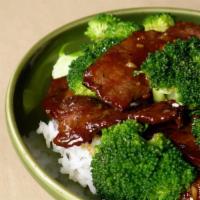 D5. Beef with Broccoli Dinner · Served with fried rice or white rice. Spring roll or crab puff.