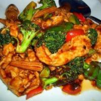 55. Hunan Chicken · Hot and spicy.