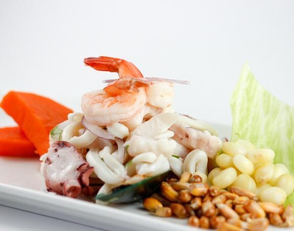 Mixed Seafood and Fish Cebiche · Cebiche mixto.