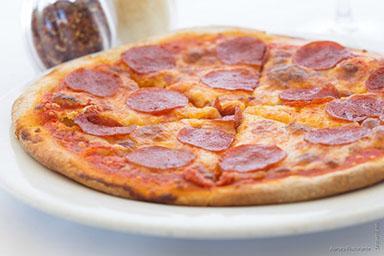 Pepperoni Pizze · Thin crust with pepperoni, tomato sauce and mozzarella.