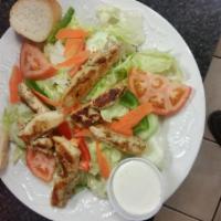 Garden Salad with Grilled Chicken · 