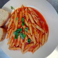 Pomodoro Pasta L.G. · Fresh homemade plum tomato sauce, basil and Parmesan cheese. Served with 2 slices of garlic ...