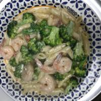 new pasta shrimp and broccoli alfredo pasta · shrimp broccoli parmesan cheese and creamy sauce garlic and black pepper with slice of Frenc...