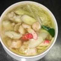 D5. Seafood Noodle Soup 海鲜汤面 · 