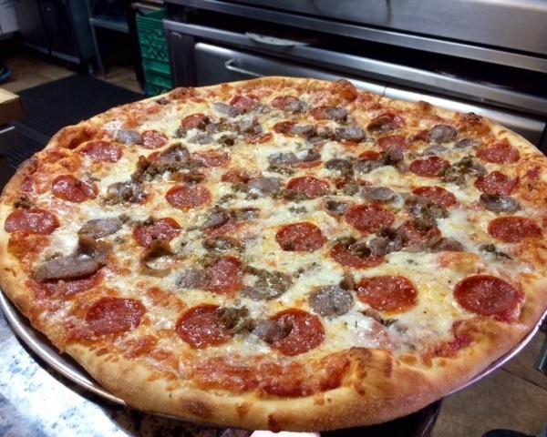 V's 3 Meat Pizza · Italian sausage, pepperoni and meatballs. 