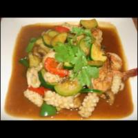 Pad Po Tak · Sauteed shrimp, scallop and squid with chili, garlic, mushrooms and zucchini in a spicy whit...