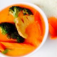 House Curry · Red curry and peanut sauce with coconut milk, bell pepper, carrots and broccoli.