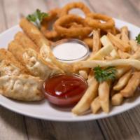 Sampler Platter (모둠튀김/油炸拼盘) · Mozzarella sticks, onion rings, dumplings, all-beef sausage, egg rolls, and French fries.