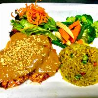King Chicken · Grilled marinated chicken breast with special peanut sauce and curry rice.