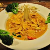 Noodle Curry · Steamed thin rice noodle with chicken or tofu and mixed vegetable in sweet and creamy red cu...