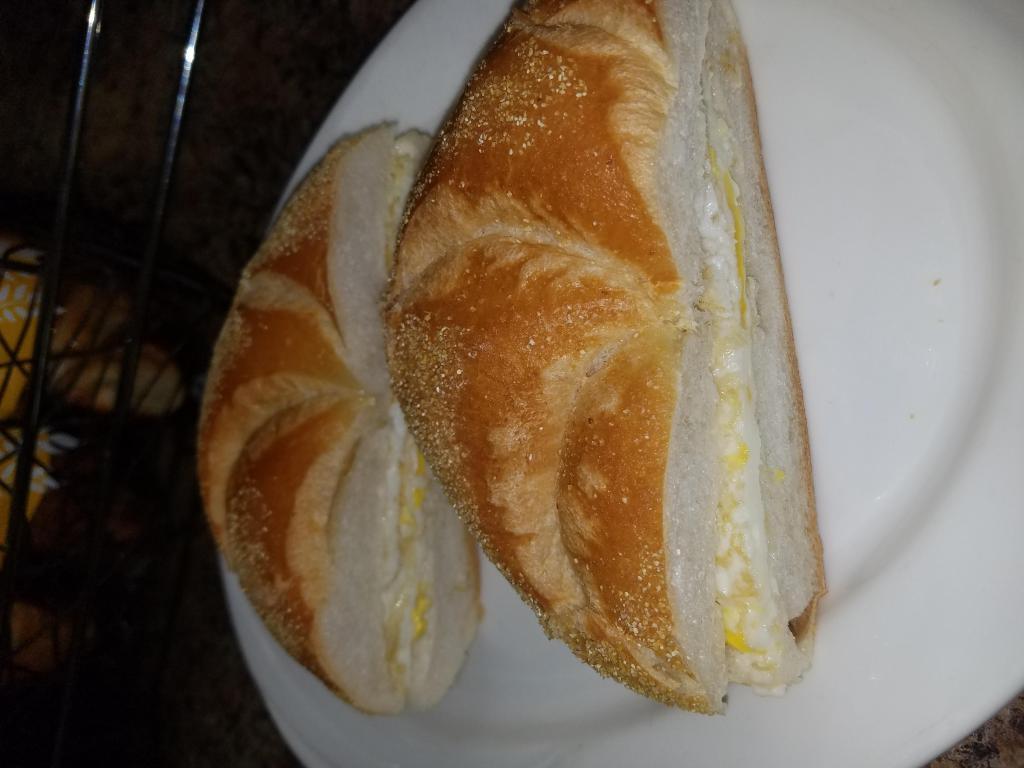 1 Egg on a Roll · 