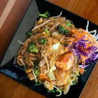 Pad Woon Sen · Glass noodle, egg, cabbage, broccoli, carrot, tomato, baby corn, onion and bean sprout.