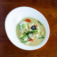 Avocado Green Curry · Fresh avocado in classic green curry, red bell pepper and basil.