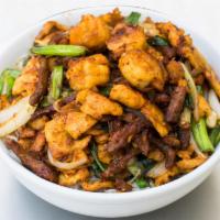 Combination Vermicelli · Default of beef, chicken, shrimp, and pork (includes side of 4 oz fish sauce and 1 oz chili ...