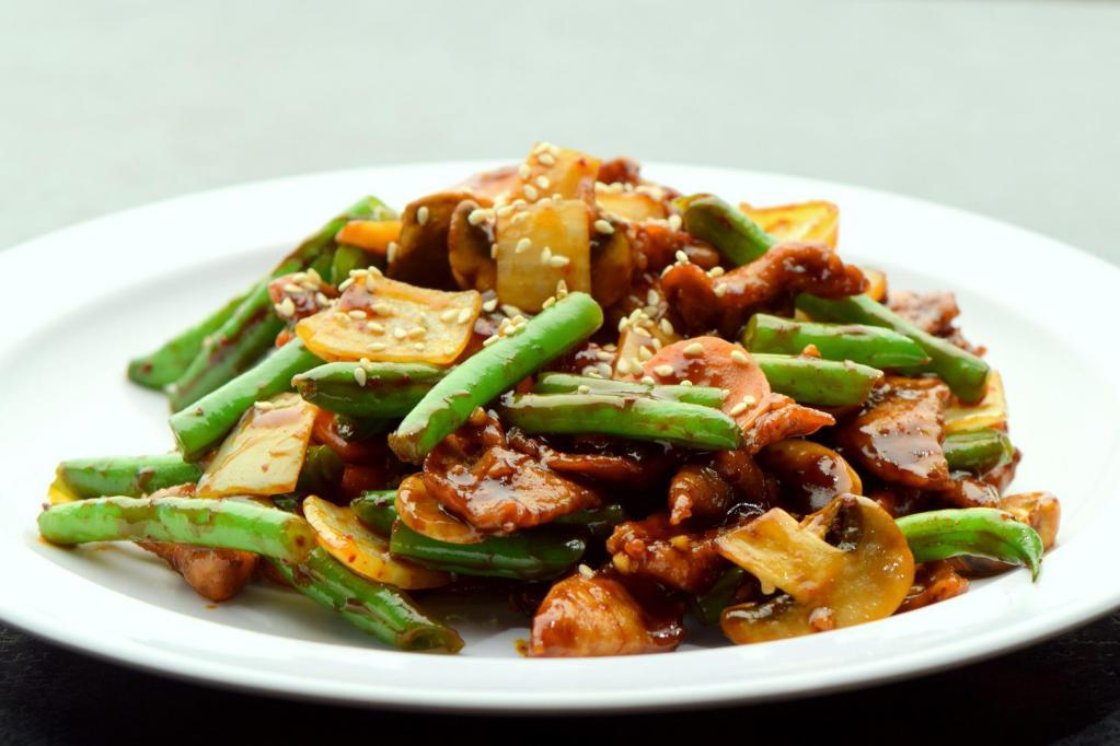 Spicy Korean Pork · Long beans, mushrooms, carrots, onions and spicy chili pepper sauce.
