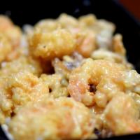 Walnut Shrimp · Crispy shrimp, walnuts, rice stick and special white creamy sauce.
