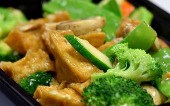Vegetable Feast · Sauteed broccoli, mushroom, snow peas, carrots, zucchini, crispy tofu and white wine sauce.