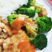 Hibachi Chicken and vegetables · one white sauce
