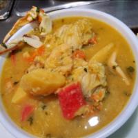 Sopa de mariscos · Seafood soup