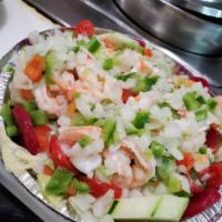 Ensalada de Camarone · Shrimp salad.