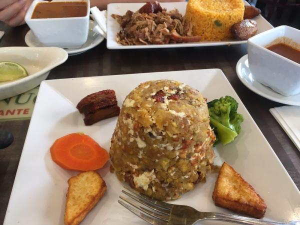 Mofongo de Queso · Cheese mofongo.