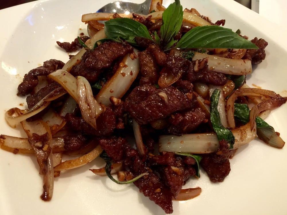 G5. Chili Beef · Stir fried beef with dried fresh chili, onions and basil. Spicy.