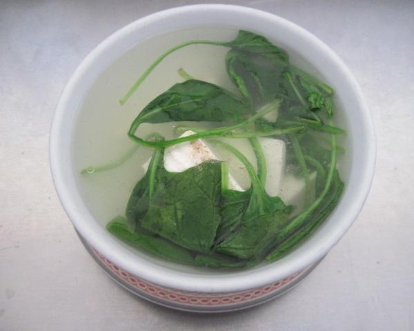 17. Spinach and Tofu Soup · 