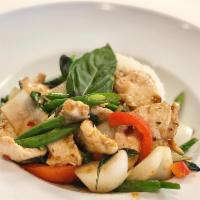 🌶Spicy Basil Chicken · Stir fried Chicken with basil, onions, bell peppers and green beans.