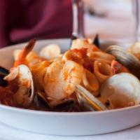 Linguini Frutti di Mare · Mussels, clams, shrimp, scallops and calamari in fra diavolo sauce.