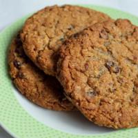 Oatmeal Raisin Cookie · (vegetarian)
