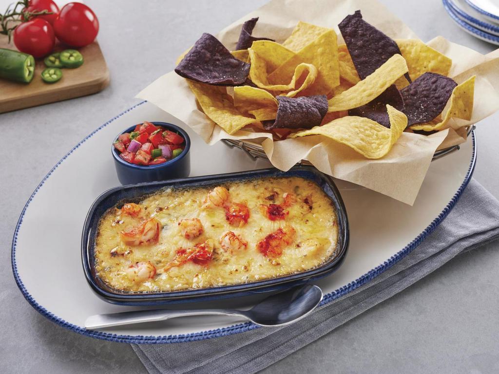 Langostino Lobster-artichoke-&-seafood Dip · Langostino and Maine lobster with spinach in a three-cheese blend. Served with yellow and blue corn tortilla chips and pico de gallo.
890 Cal