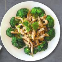 Garlic and Black Pepper · Choice of meat stir-fried with fresh garlic and black pepper topped with lettuce and broccoli.