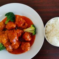 L36. Orange Chicken · Served with your choice of white or fried rice and an egg roll.