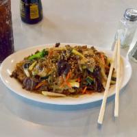 N4. Japchae · Stir-fry google noodles.
