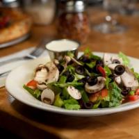 18th Green Salad · Romaine, mushroom, black olive, green pepper and tomato.
