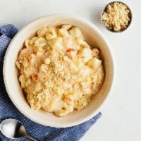 Ladled Lobster · 840 Calories - classic mac, lobster bisque and pie crust topping