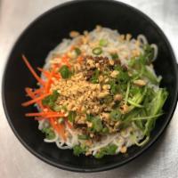 chinese minced meat dry noodle 肉酱拌面 · 