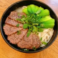Marinated beef noodle soup 五香牛肉面 · 