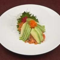TARTAR /TUNA (3PD) · Bite-sized cuts of tuna topped with sliced avocado, orange tobiko, black tobiko, wasabi tobi...