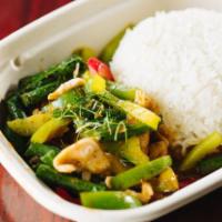 E10. Pad Prik Khing · Stir fried string beans and green peppers topped with kaffir lime leaves and red curry. Spicy.